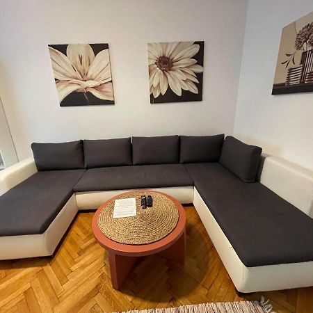 Interbellic Flat Apartment บูคาเรสต์ ภายนอก รูปภาพ